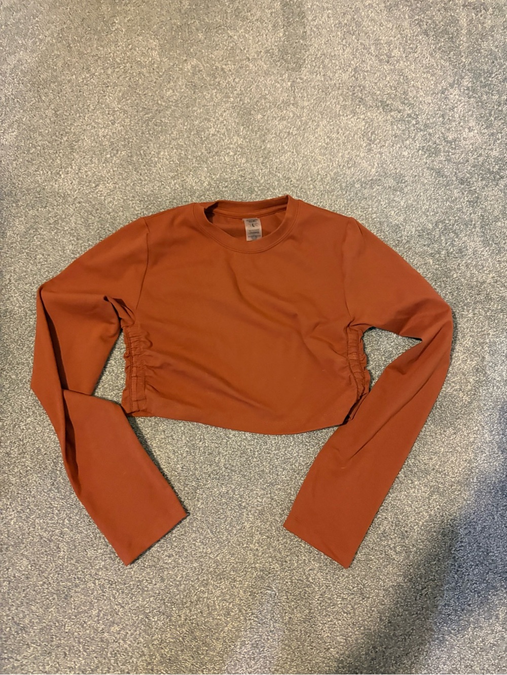 Mono B Rust Cropped Long Sleeve Athletic Top with Side Ruching- Large NWOT